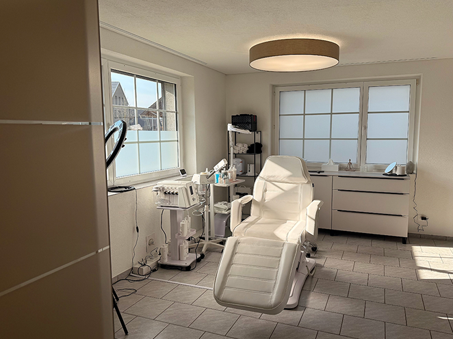 a 2 (1) - Beauty Base